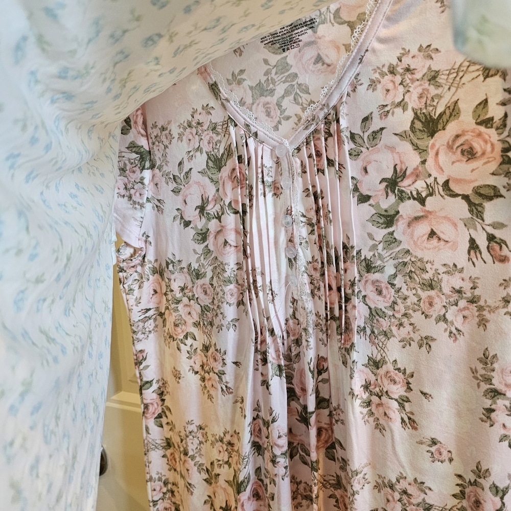 NWT Elizabeth & Nicole Sleepwear 2-Pack Nightgowns Gowns Women's Medium Floral - Picture 5 of 6